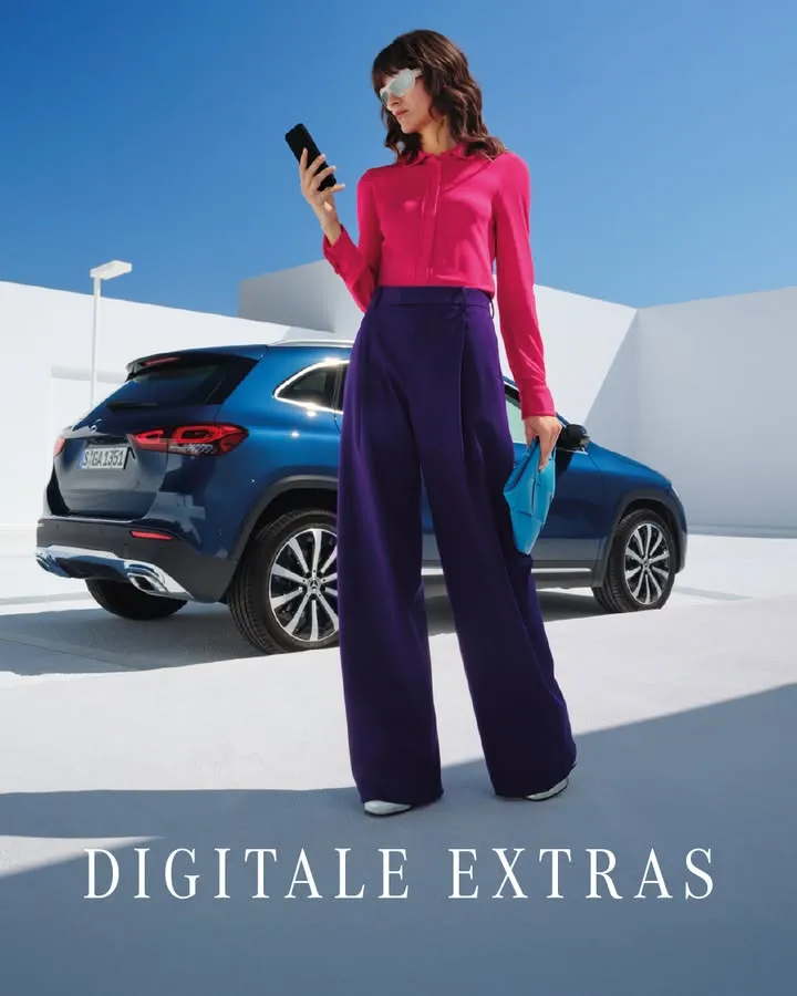 Aktualisiere mit unseren Digitalen Extras deinen Mercedes-Benz und nutze dein Smartphone, um dein Fahrzeug aus der …