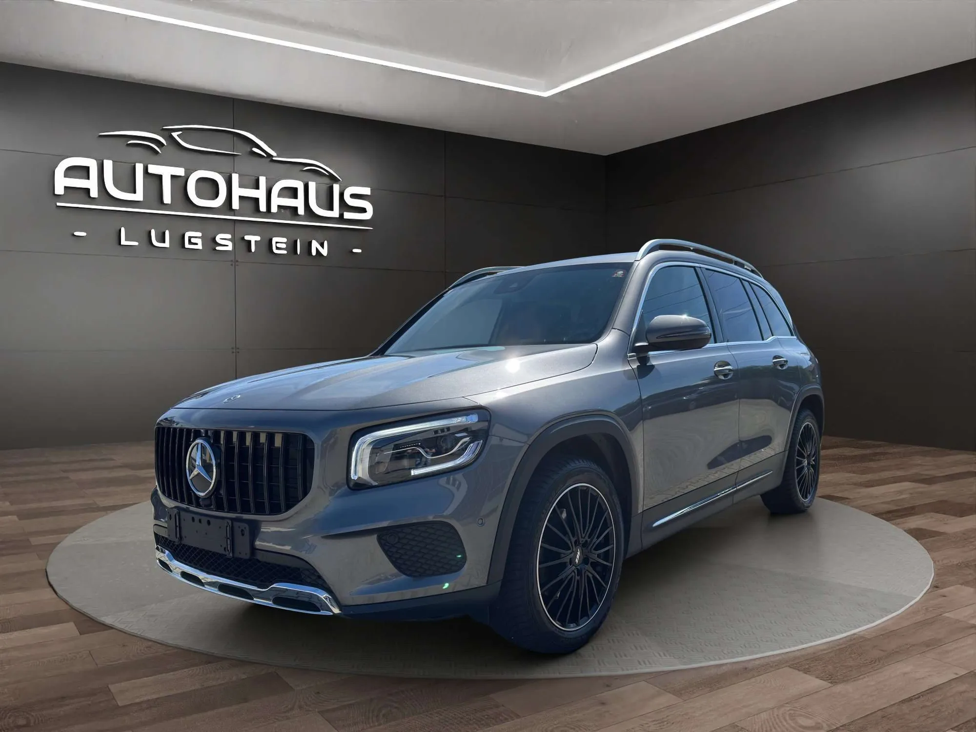 Mercedes-Benz GLB 220 d 4Matic in Mountaingrau Metallic, Außenansicht – Autohaus Lugstein, Straßwalchen