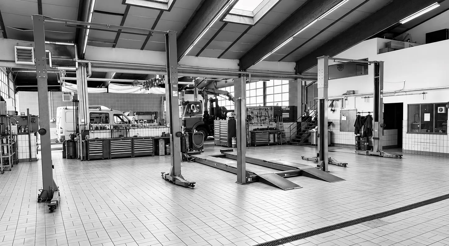 Werkstatt mit Hebebühne in Strasswalchen